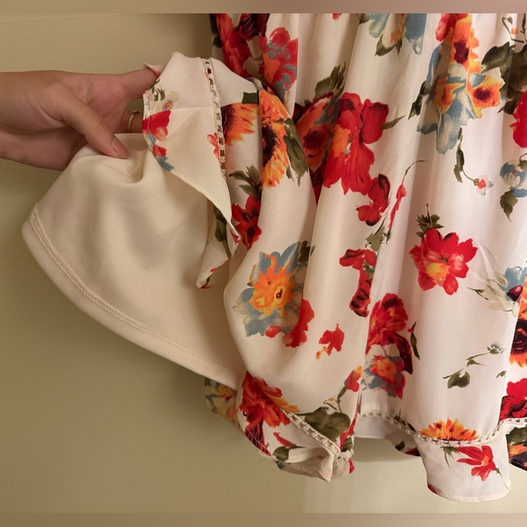 Sienna Sky Floral Romper - Picture 3 of 8